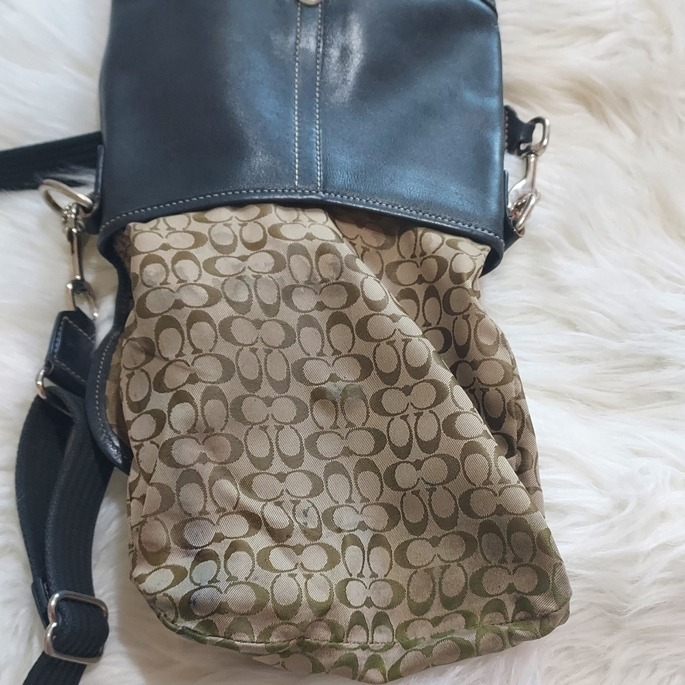Coach Vintage leather Crossbody Bag - Picture 6 of 7